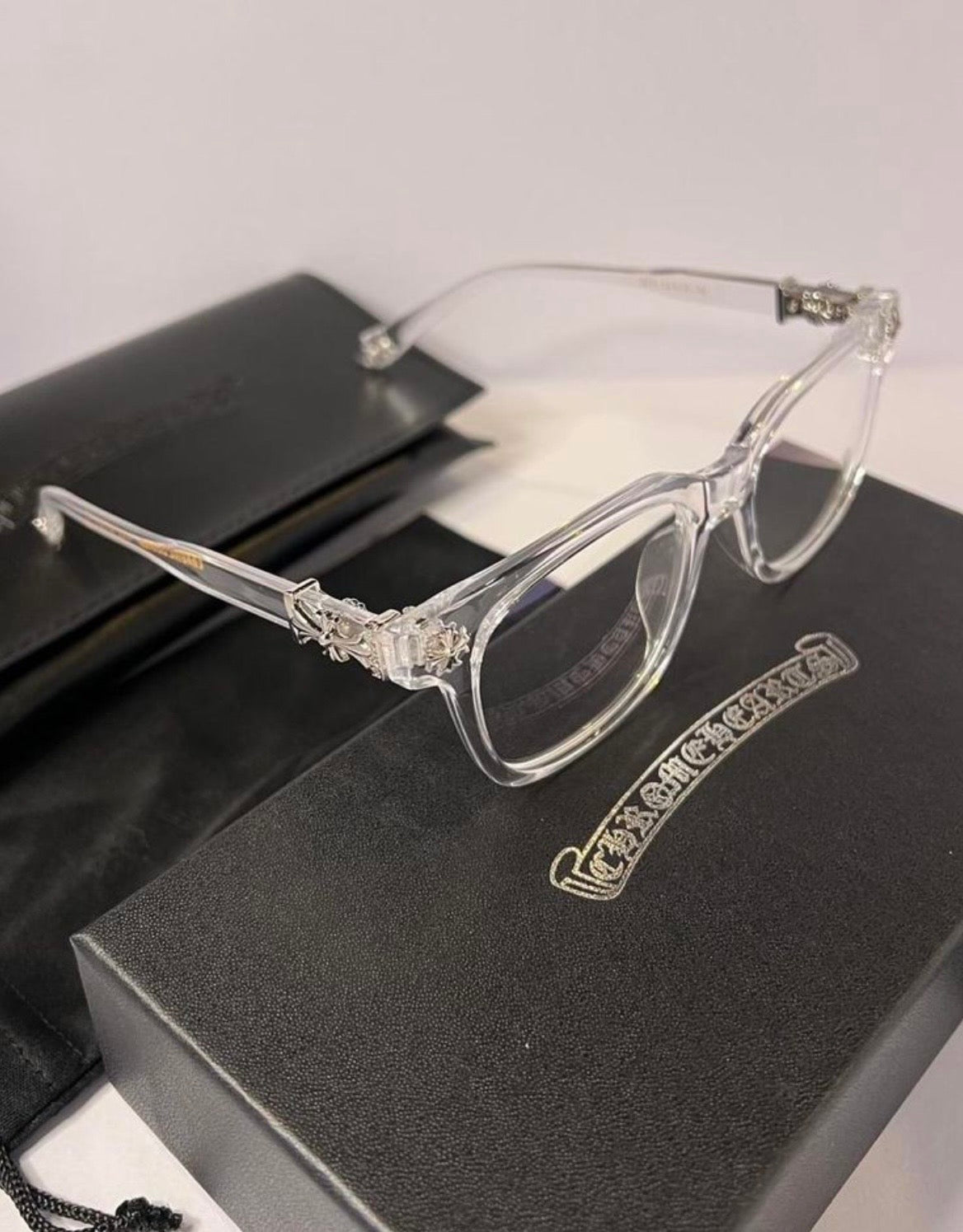 WHITE CHROME HEARTS GLASSES